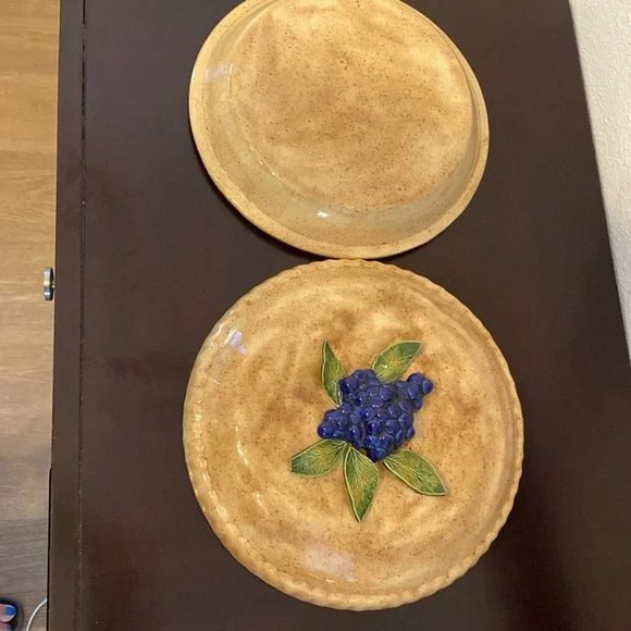 Sweetbriar Farm Vintage Large Ceramic Hand Painted Pie Keeper Plate - Picture 11 of 11